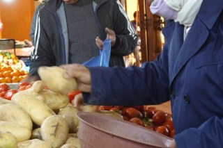 Buying for our lunch at th market at Tozeur TN